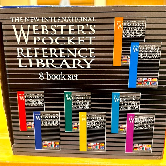 THE NEW INTERNATIONAL WEBSTER’S POCKET REFERENCE LIBRARY: 8 VOLUME BOX SET - Picture 2 of 8